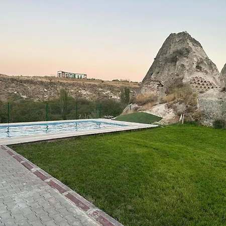 Villa Senfoni Cave Village Nar